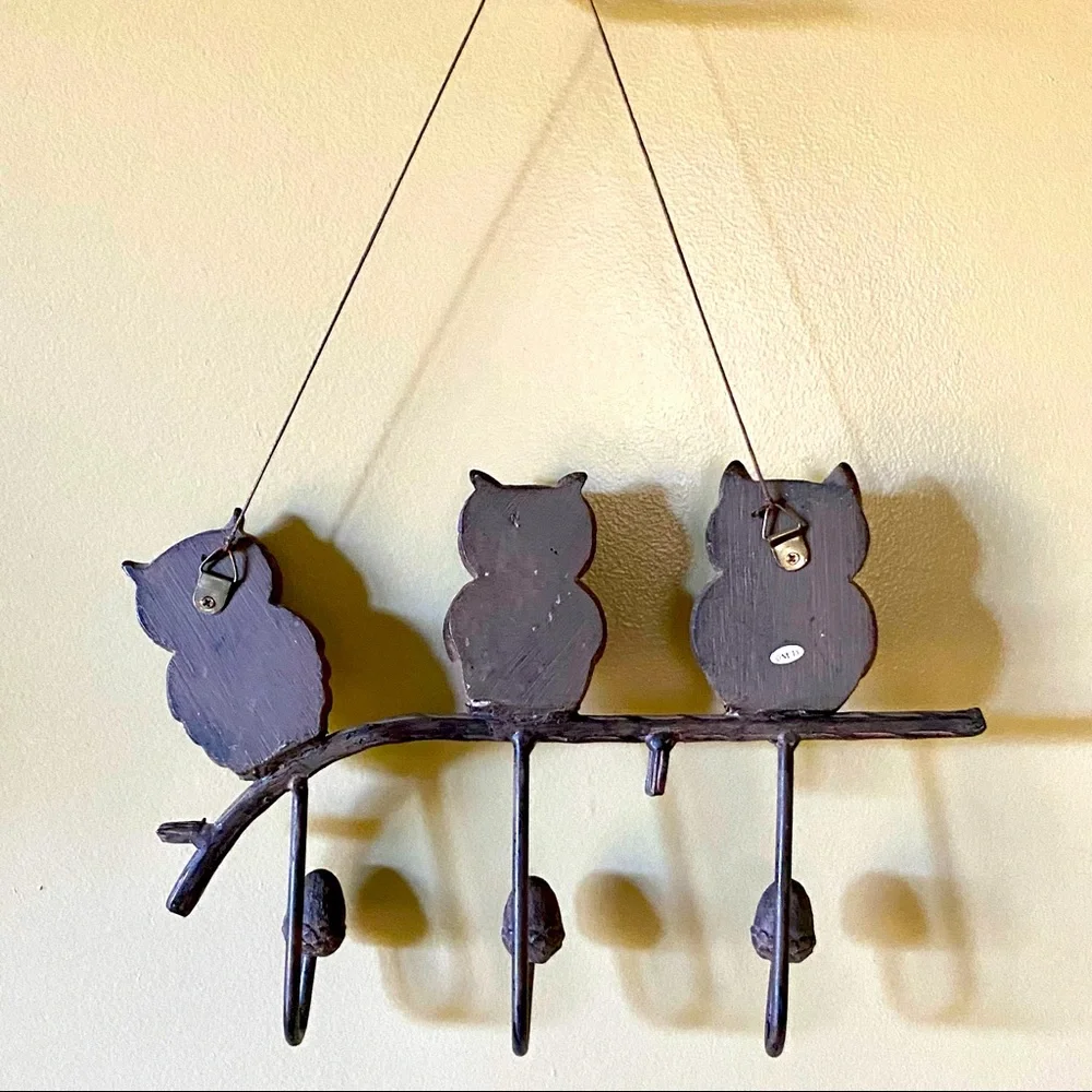 Adorable Owl Family Wall Hanging with Three Hooks